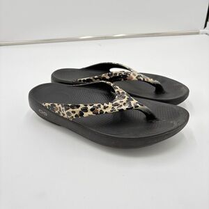 Oofos Oolala Flip Flops Sandals Women 8 Black Leopard Thong Comfort Recovery